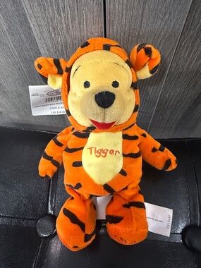 Disney's Winnie The Pooh In Tigger Jumper 8" Beanie Plush Toy With Original Tag